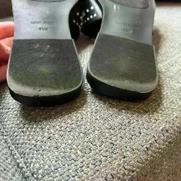 Nine West Grandas Black Faux Leather Sandals with Studs! Size 6.5 - Picture 5 of 6